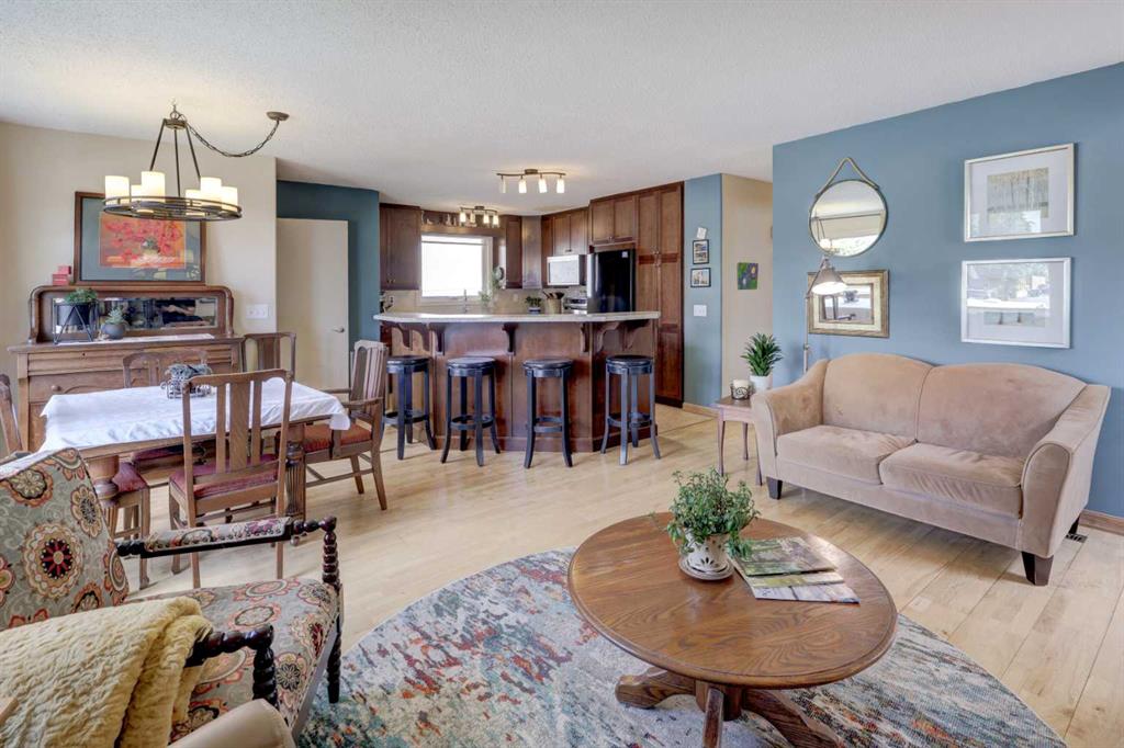 148 Rundlecairn Rise NE photo 5