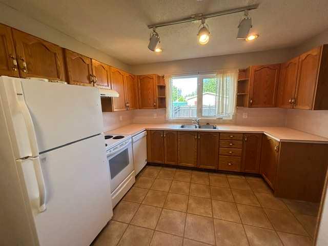 4406 FORDHAM Crescent SE photo 4