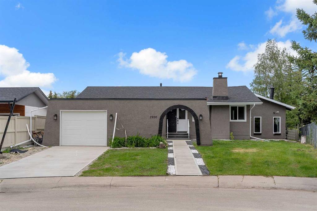 2930 Oakmoor Crescent SW photo 2
