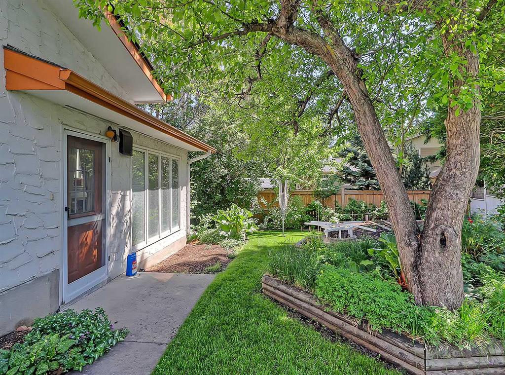 10915 Willowglen Place SE photo 3