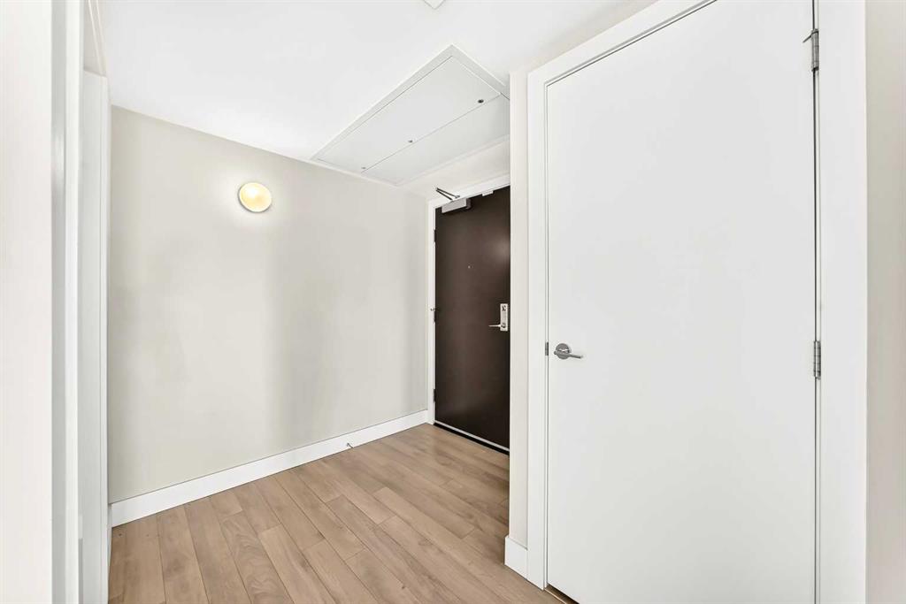 1122 3 Street SE #1202 photo 3