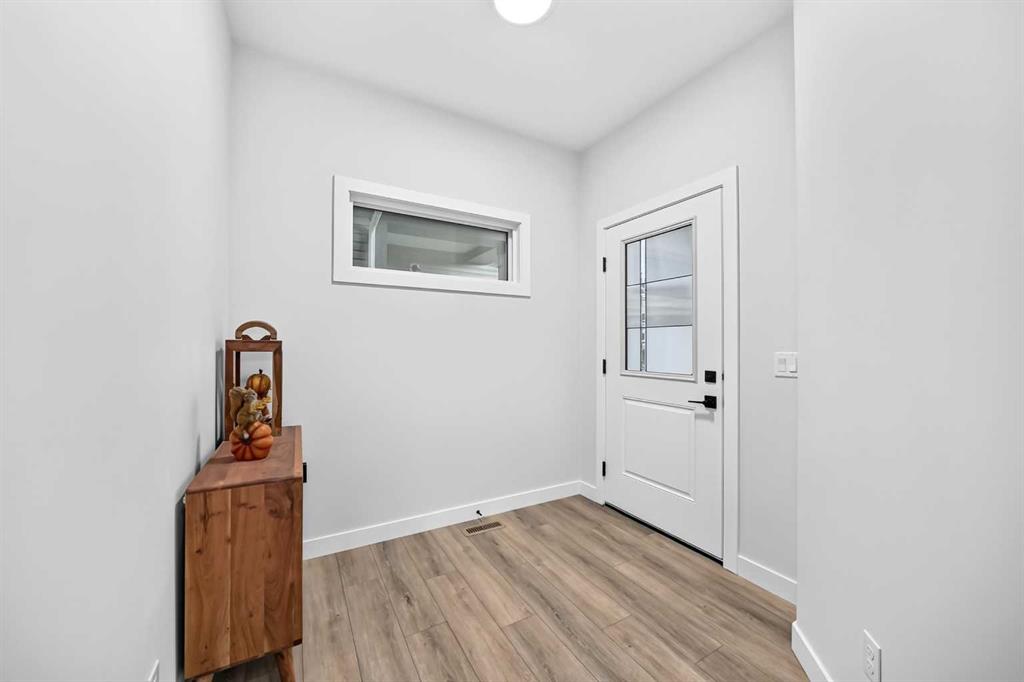 118 Ambleside Heath NW photo 3