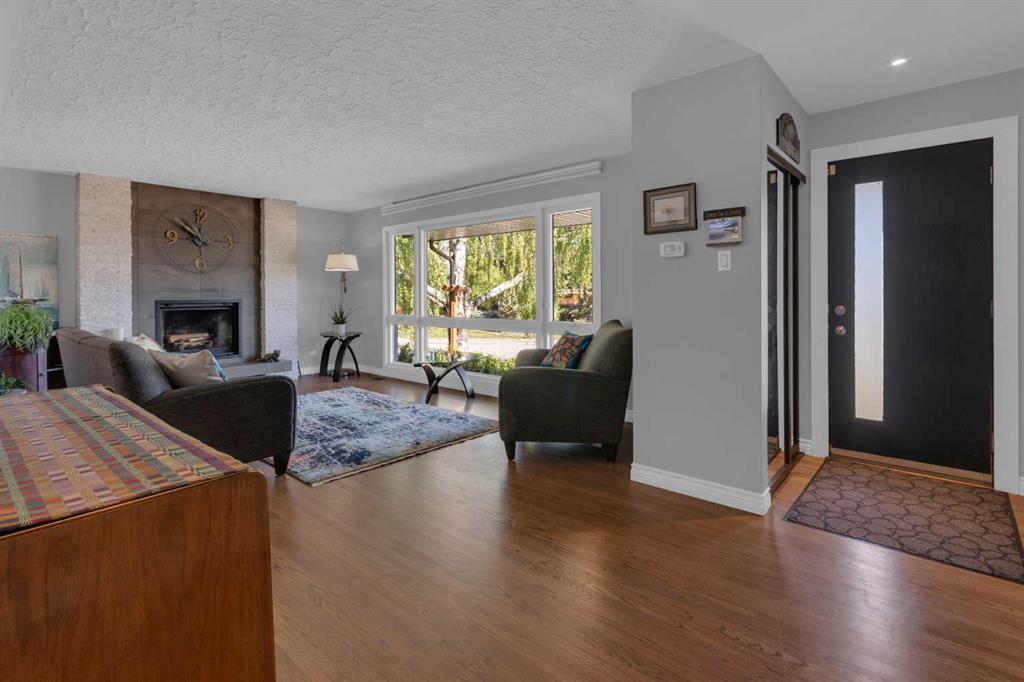 157 Wildwood Drive SW photo 3