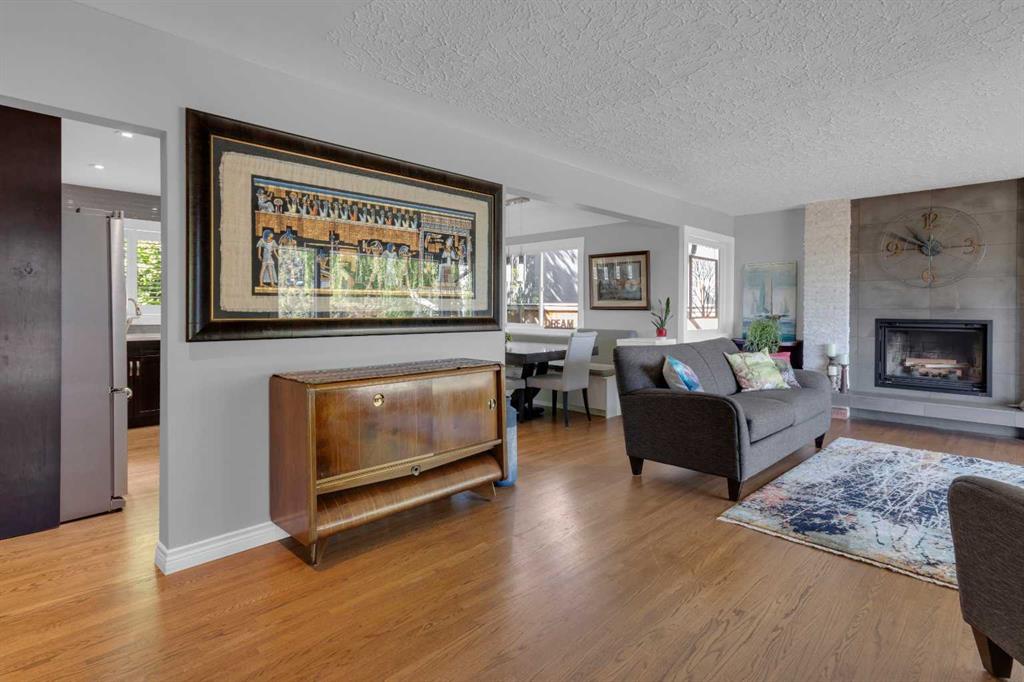 157 Wildwood Drive SW photo 4