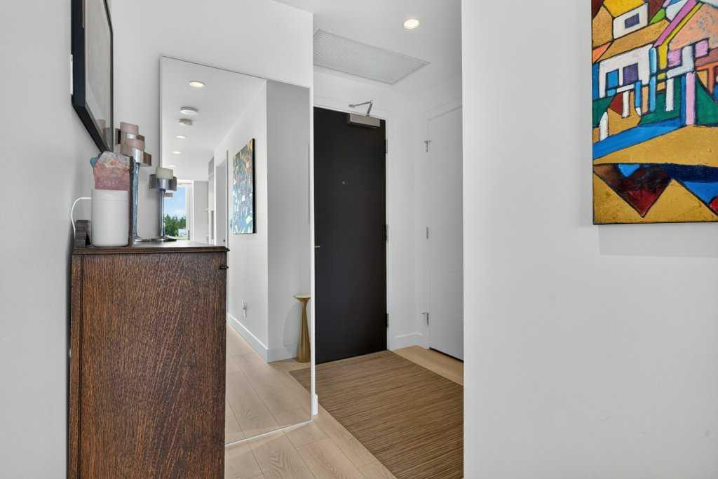930 16 Avenue SW #606 photo 2