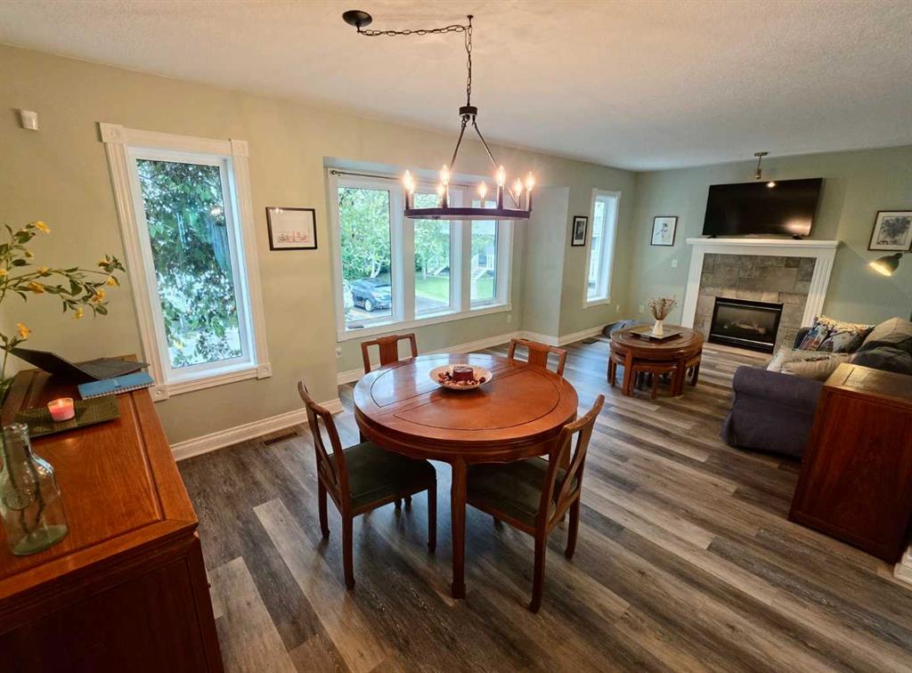 672 Killarney Glen Court SW photo 3