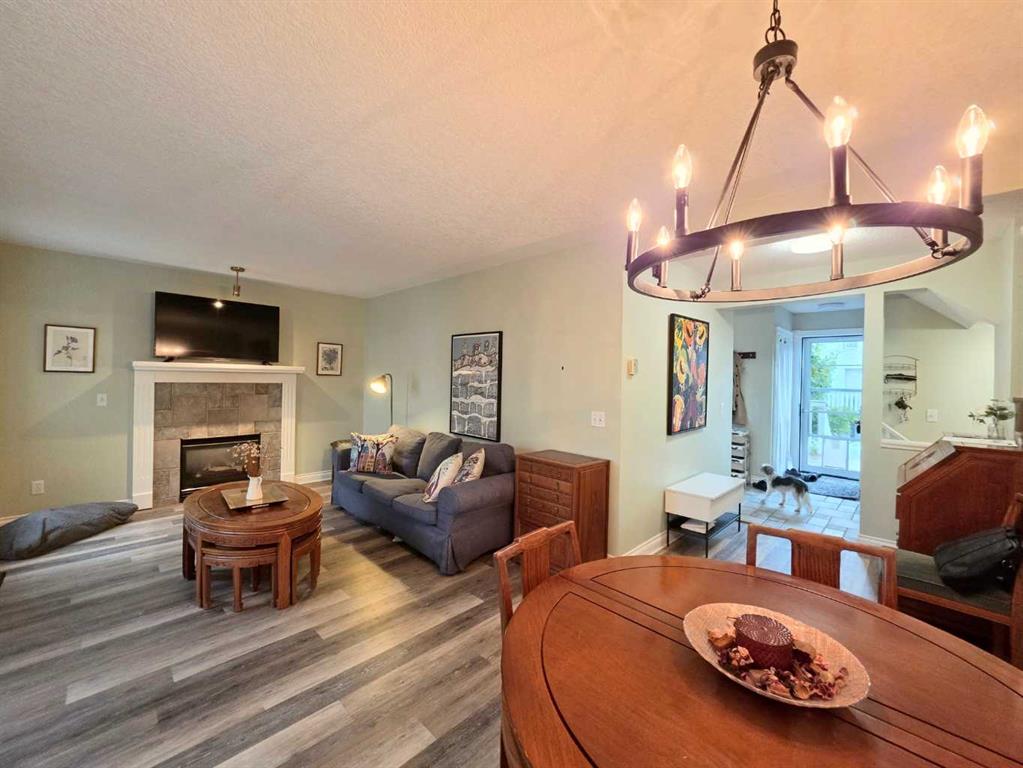 672 Killarney Glen Court SW photo 4