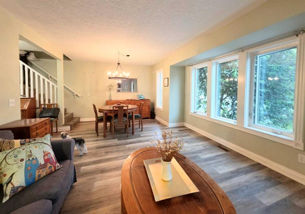 672 Killarney Glen Court SW photo 5