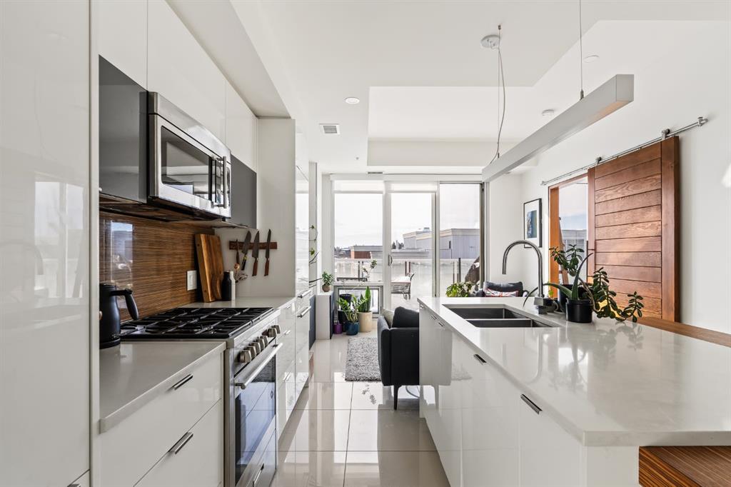 1020 9 Avenue SE #705 photo 4