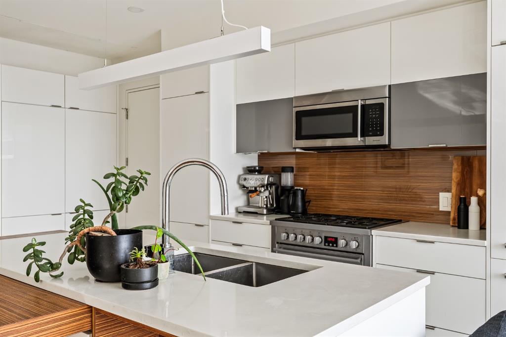 1020 9 Avenue SE #705 photo 5