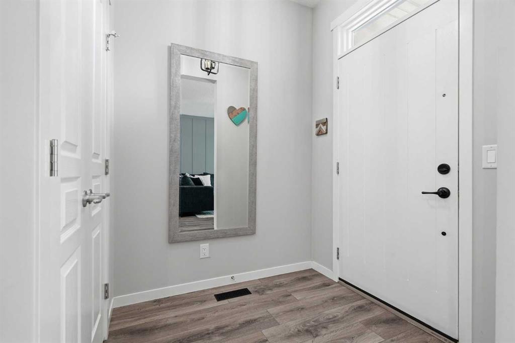 72 Masters Manor SE photo 3