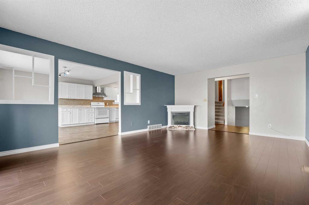 27 Beddington Road NE photo 4