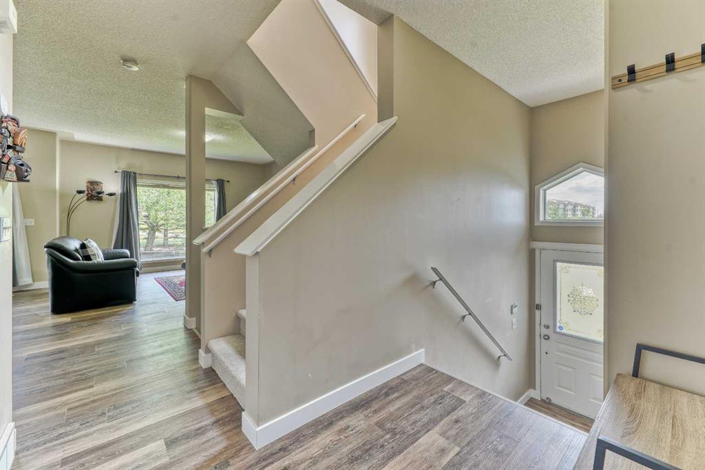 406 Rocky Vista Gardens NW photo 5