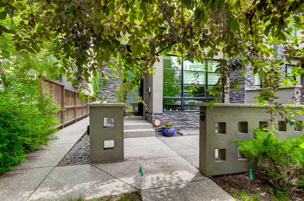 1934 36 Street SW #2 photo 2