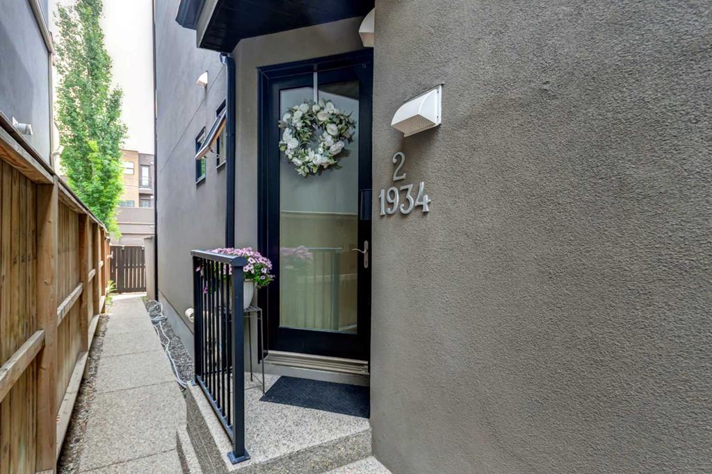 1934 36 Street SW #2 photo 3