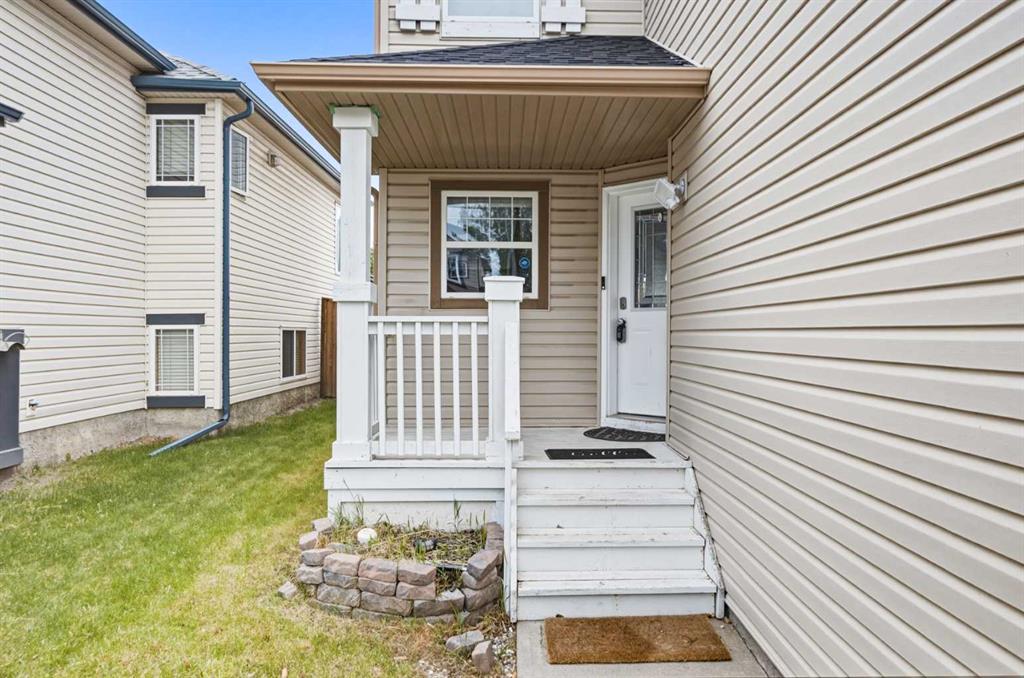 319 Coventry Road NE photo 2