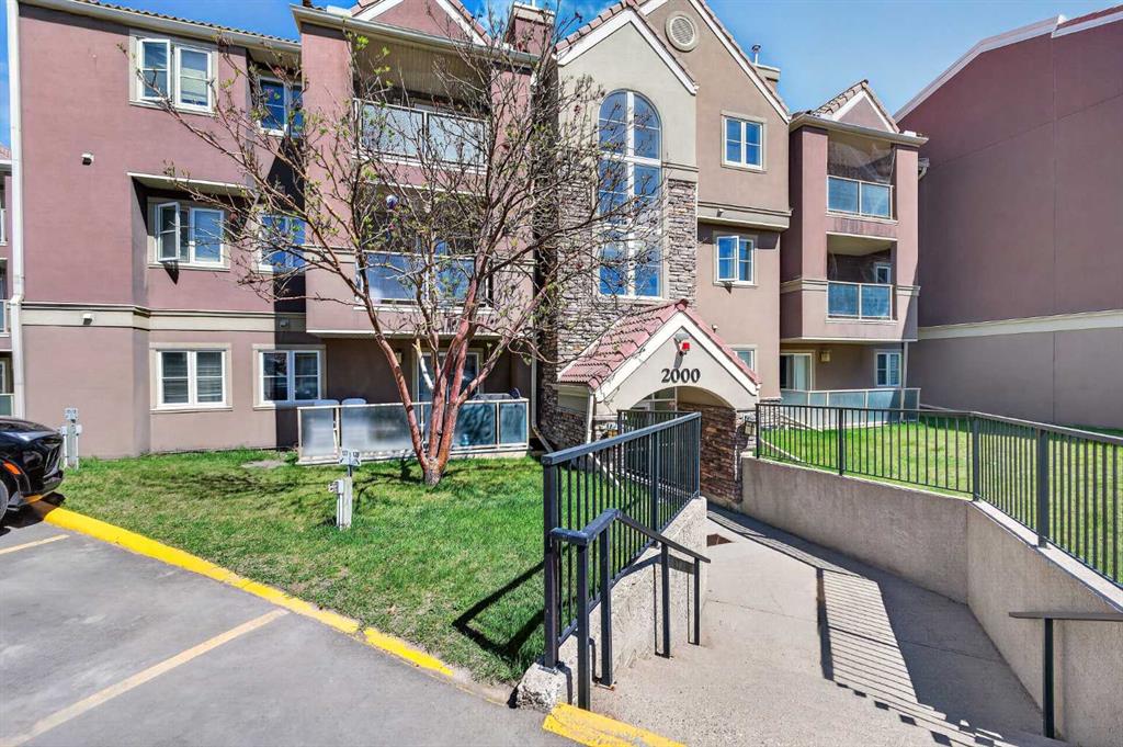 2031 Edenwold Heights NW #2031