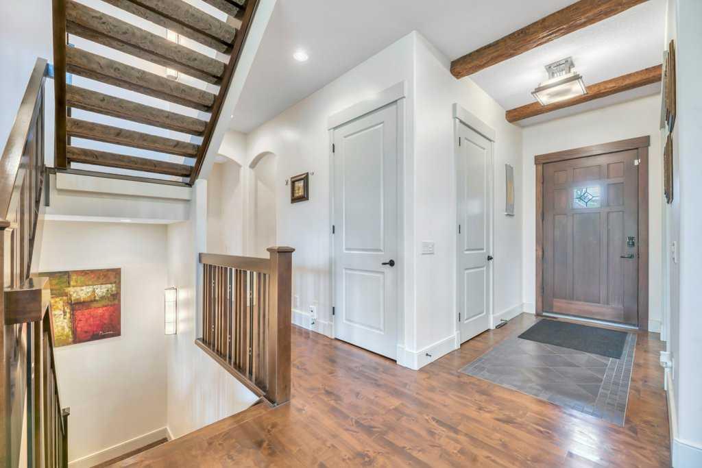 377 Evergreen Circle SW photo 3