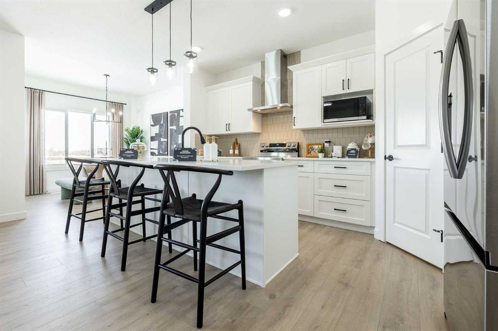 500 Savanna Crescent NE photo 5
