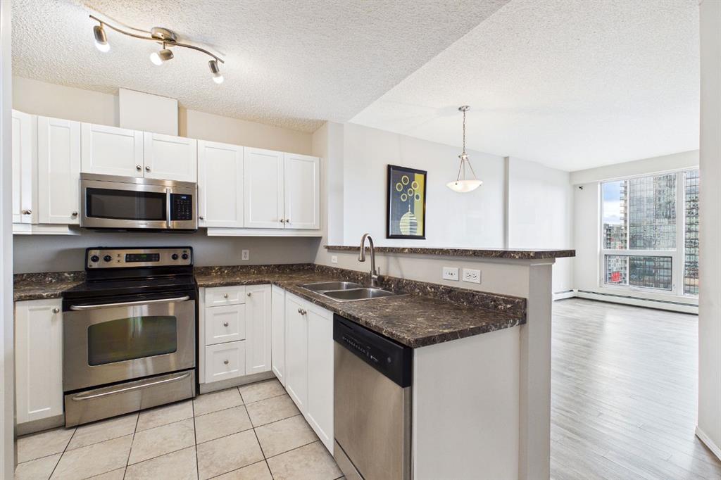 1053 10 Street SW #1005 photo 4
