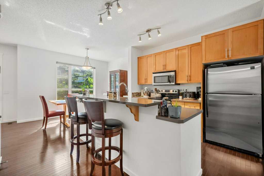 150 Chapalina Square SE photo 5