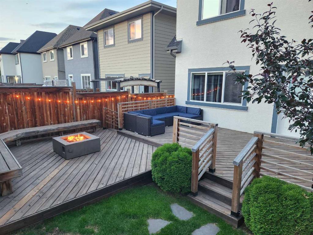 432 Marquis Heights SE photo 2