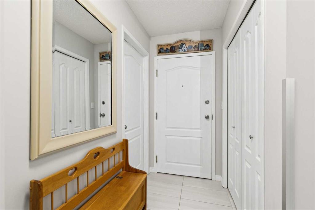 30 Sierra Morena Mews SW #412 photo 3