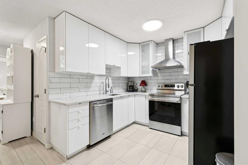 30 Sierra Morena Mews SW #412 photo 4