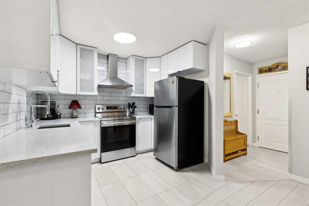 30 Sierra Morena Mews SW #412 photo 5