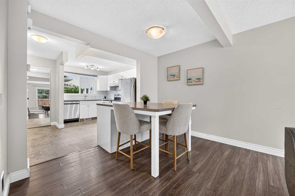 4810 40 Avenue SW #22 photo 3