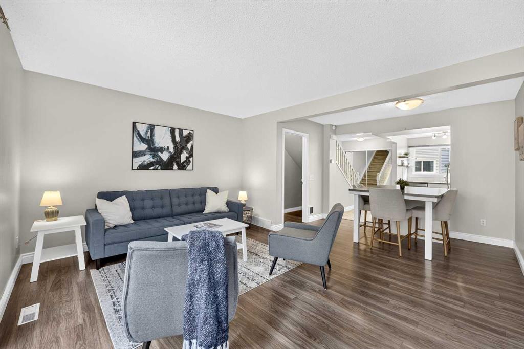 4810 40 Avenue SW #22 photo 4