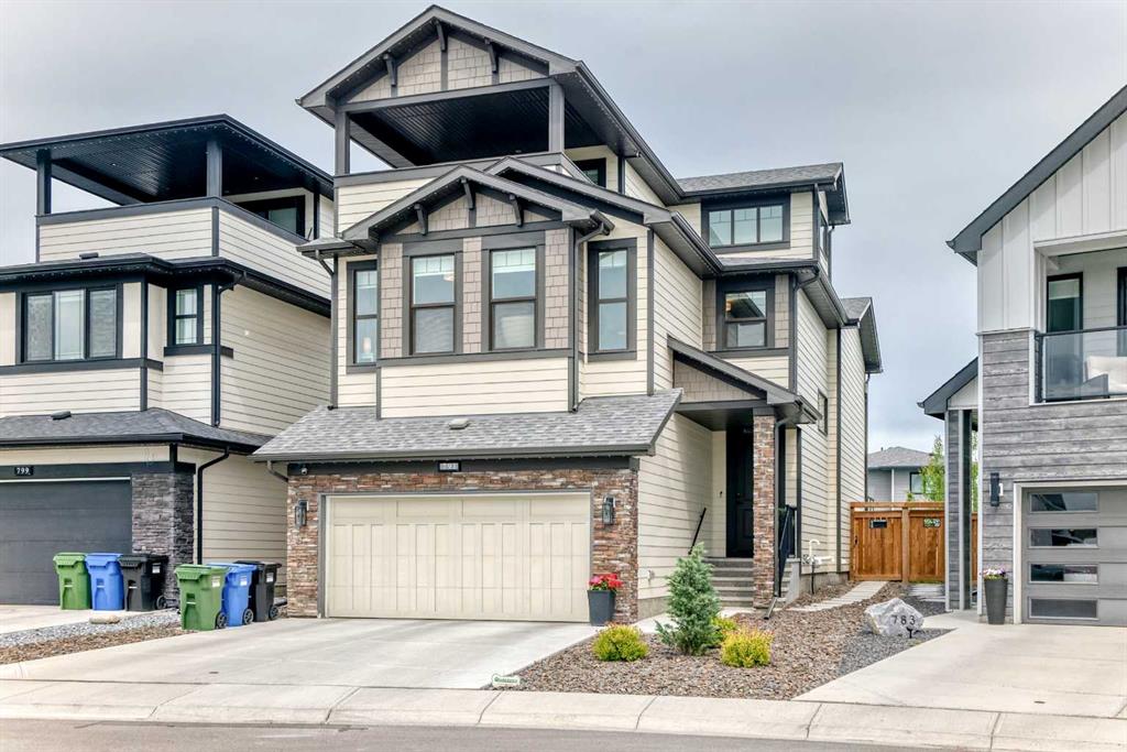 791 Cranbrook Gardens SE photo 2