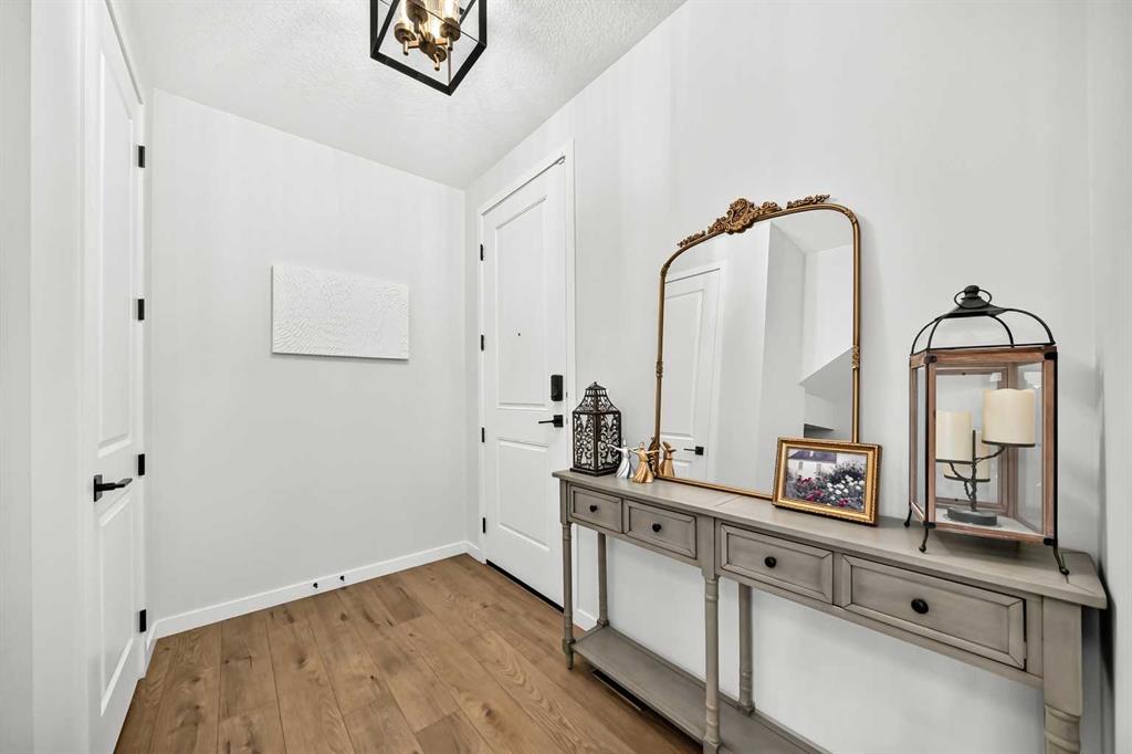 791 Cranbrook Gardens SE photo 4