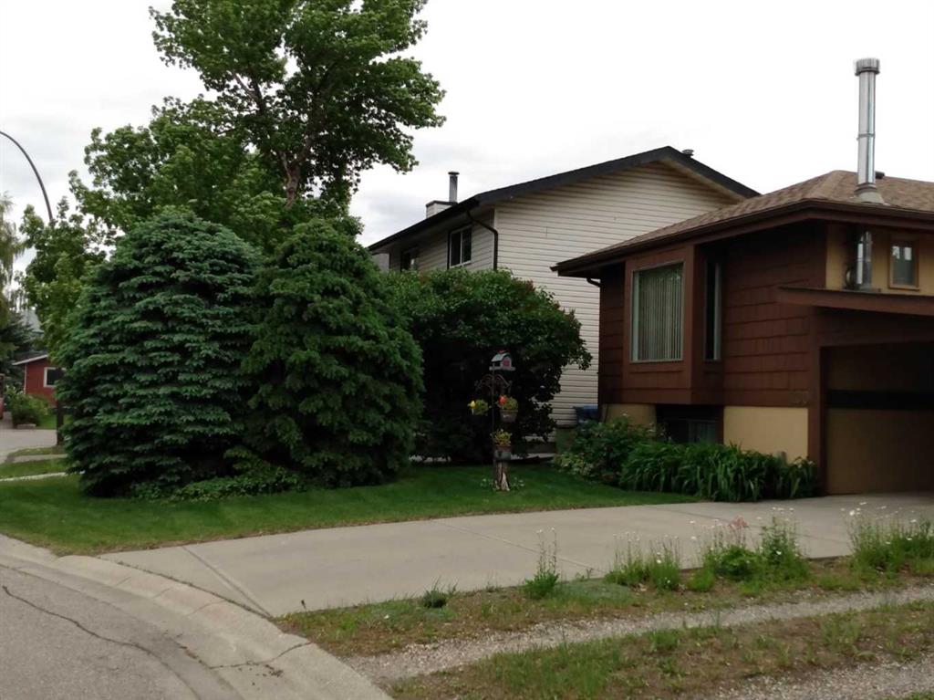 100 Doverglen Crescent SE photo 2