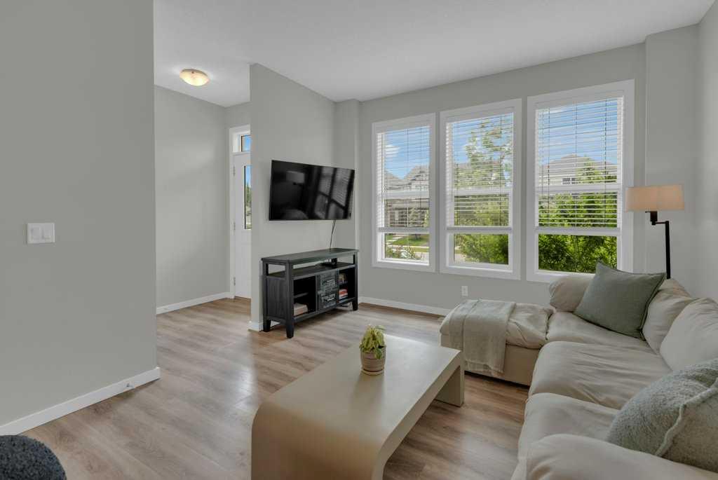 1293 Legacy Circle SE photo 2