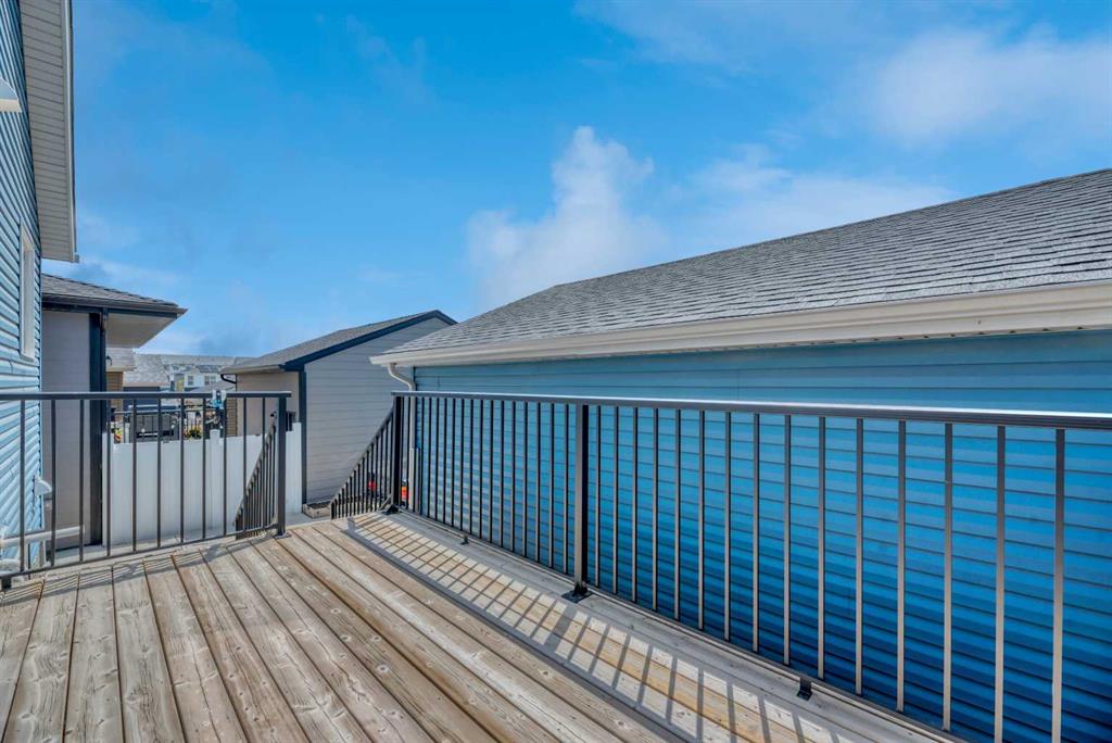 33 Lucas Rise NW photo 4