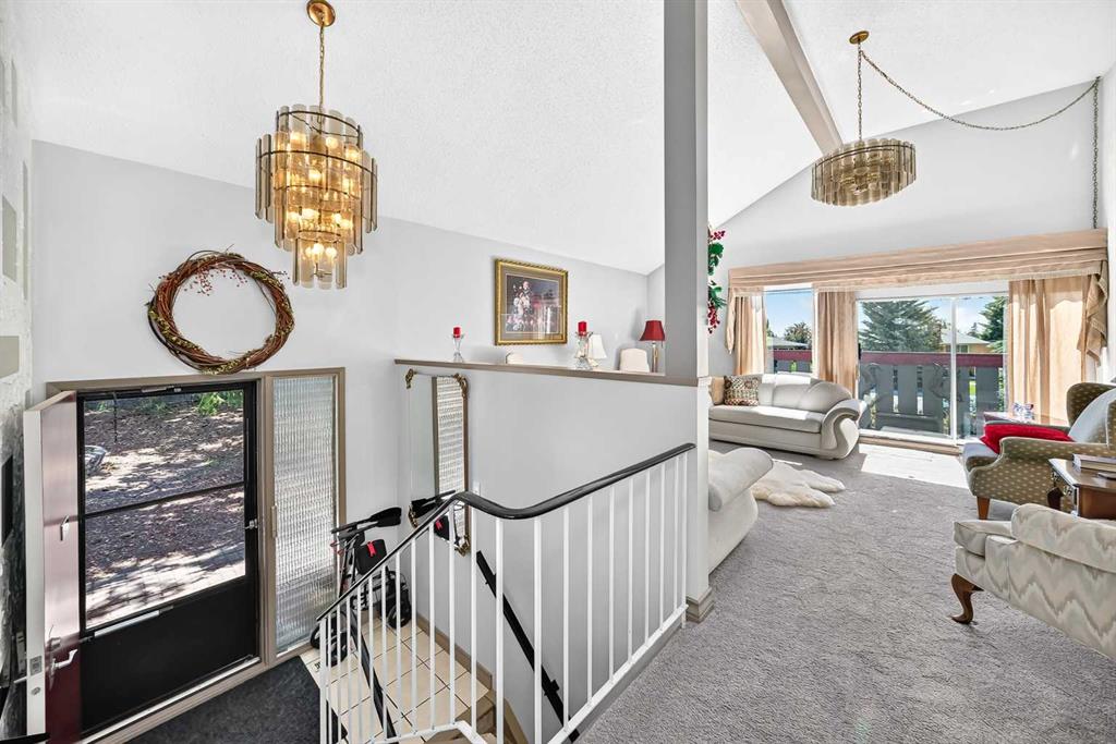 310 Huntham Place NE photo 2