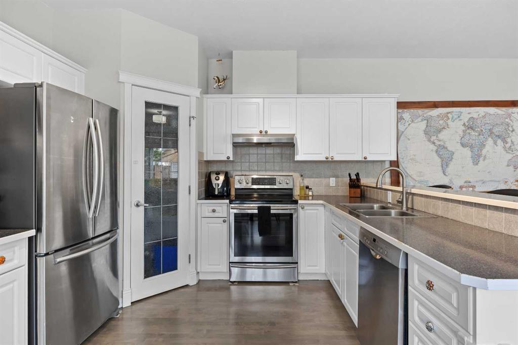 3408 16 Street SW photo 3