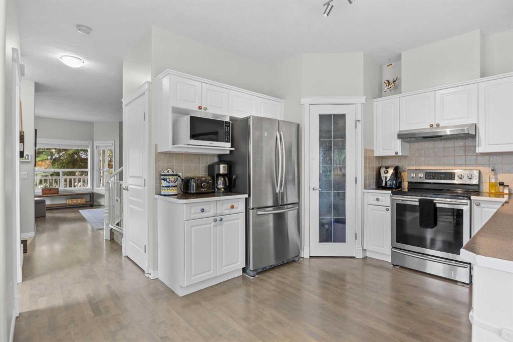 3408 16 Street SW photo 4