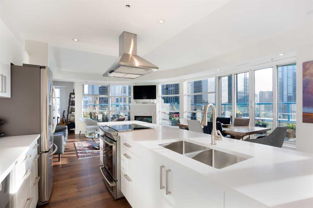 205 Riverfront Avenue SW #1005 photo 4