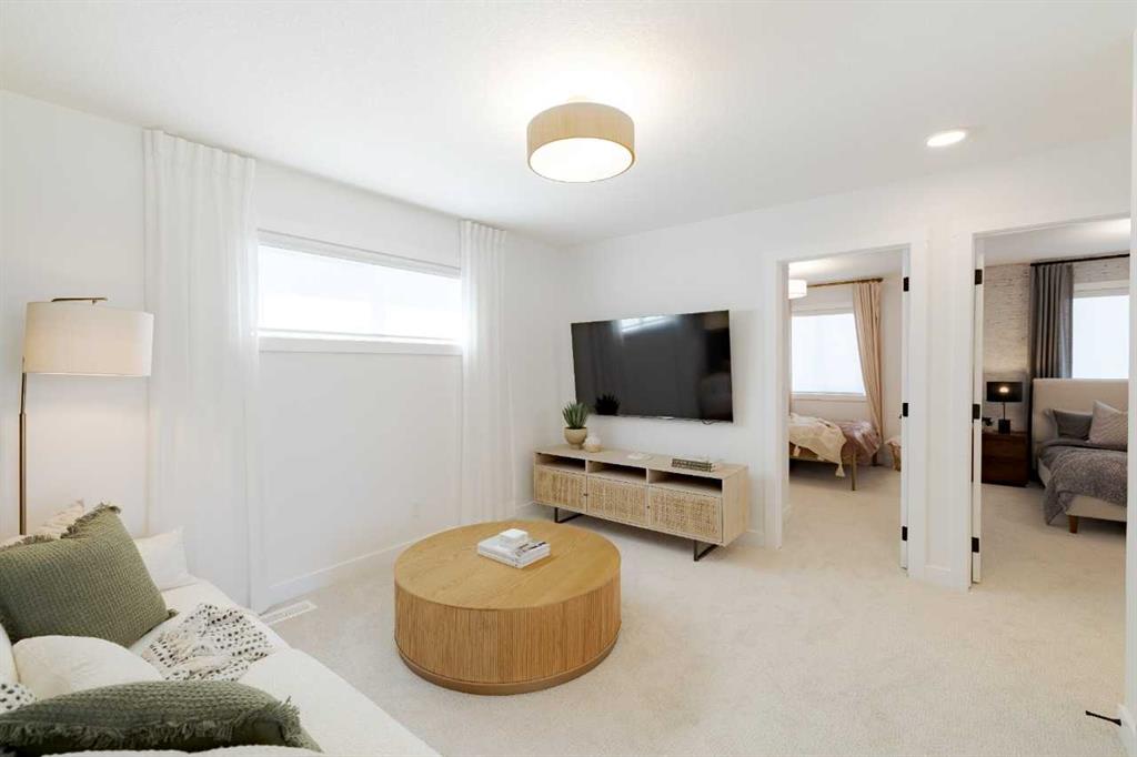 461 Rosemary Gardens SE photo 4