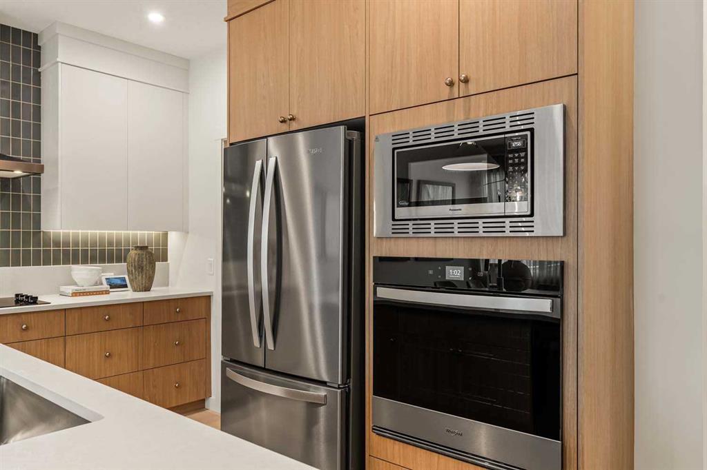 148 Lucas Green NW photo 4