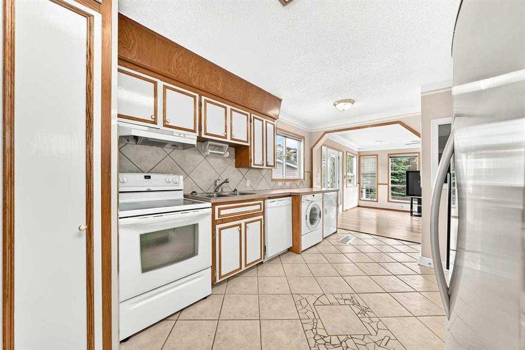 1712 28 Street SW photo 4