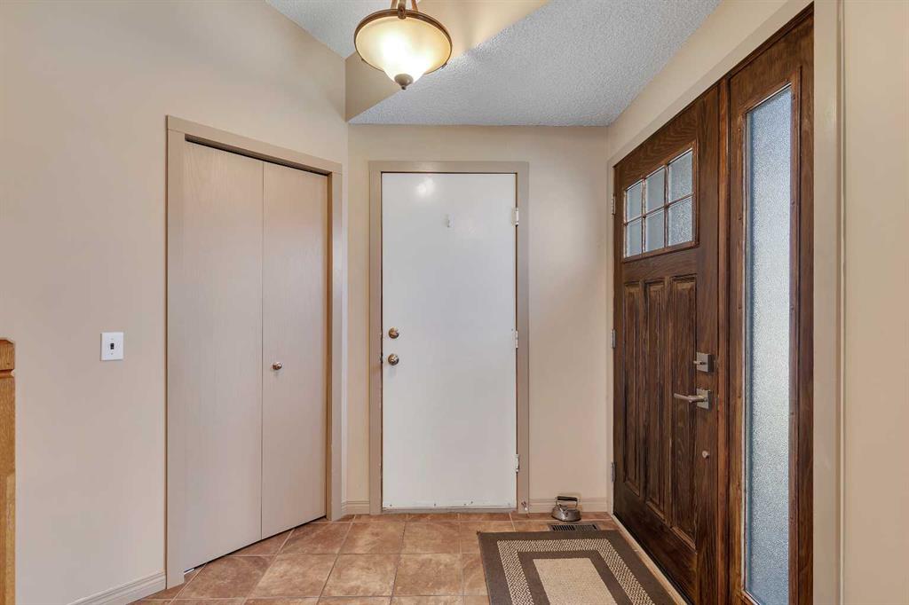56 Coverdale Place NE photo 4