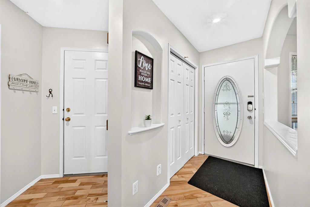 27 Covette Green NE photo 4