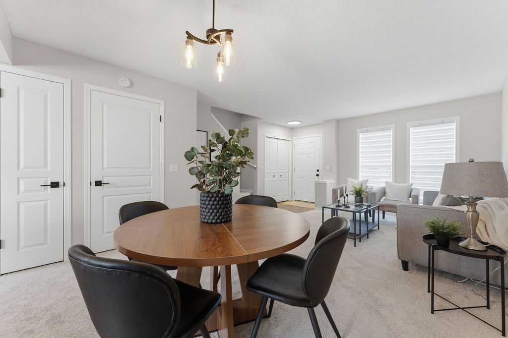 115 Elgin Meadows View SE photo 5