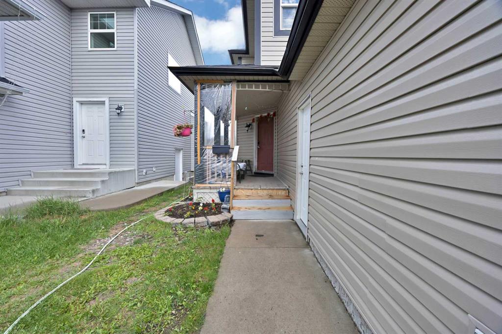 25 Martha's Meadow Place NE photo 4