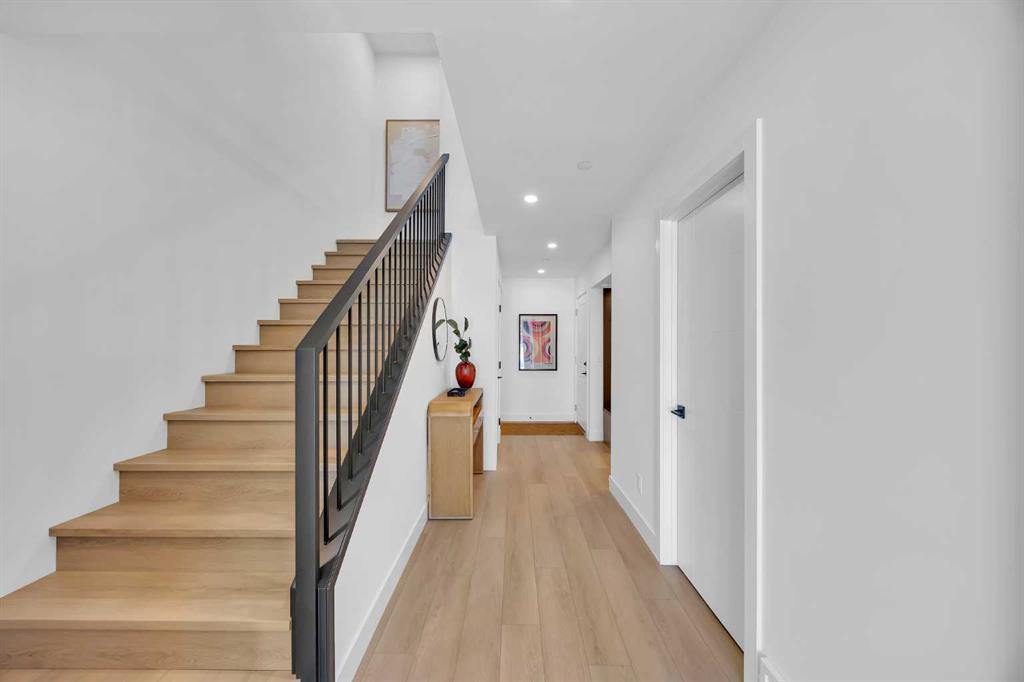 133 Greenwich Common NW photo 3