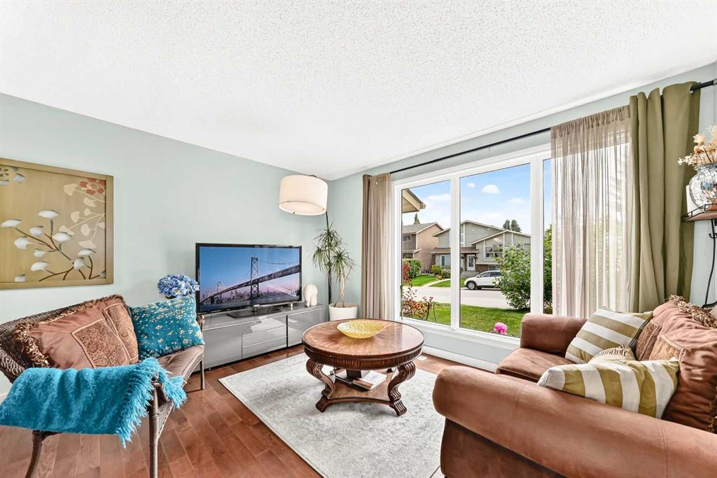 63 Strathcona Crescent SW photo 5