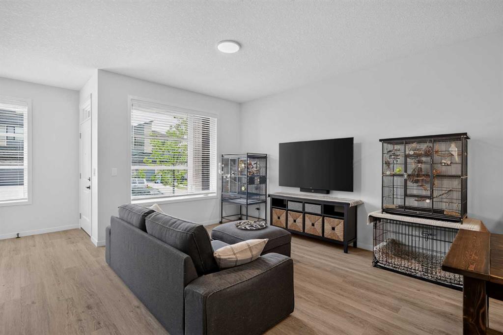 374 Wolf Creek Manor SE photo 3